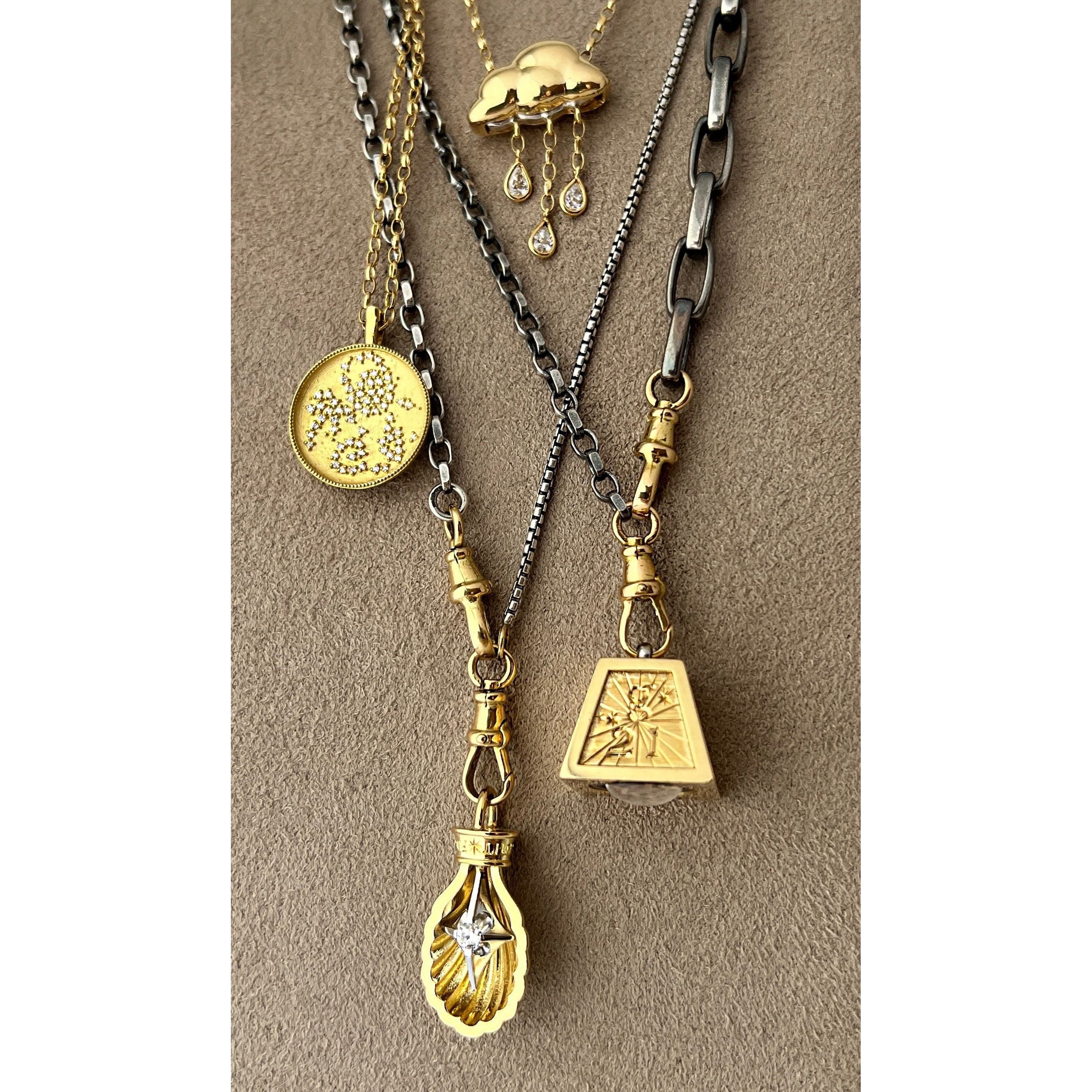 Jessie VE NECKLACES Find Your Light Diamond Pendant