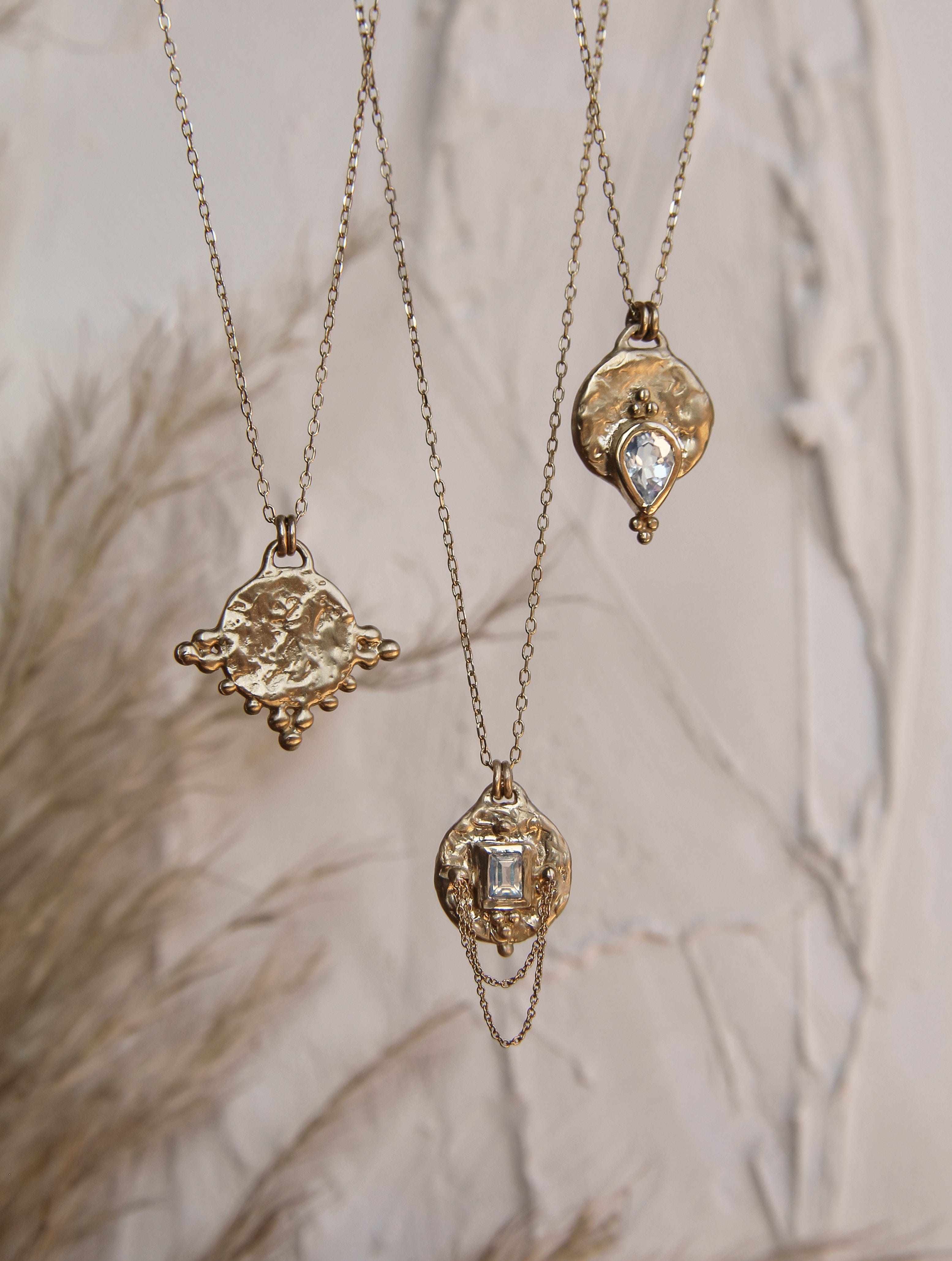 Annalisa Saylor NECKLACES Tria Medallion Necklace