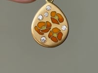 18k Gold Diamond Poppy Pendant
