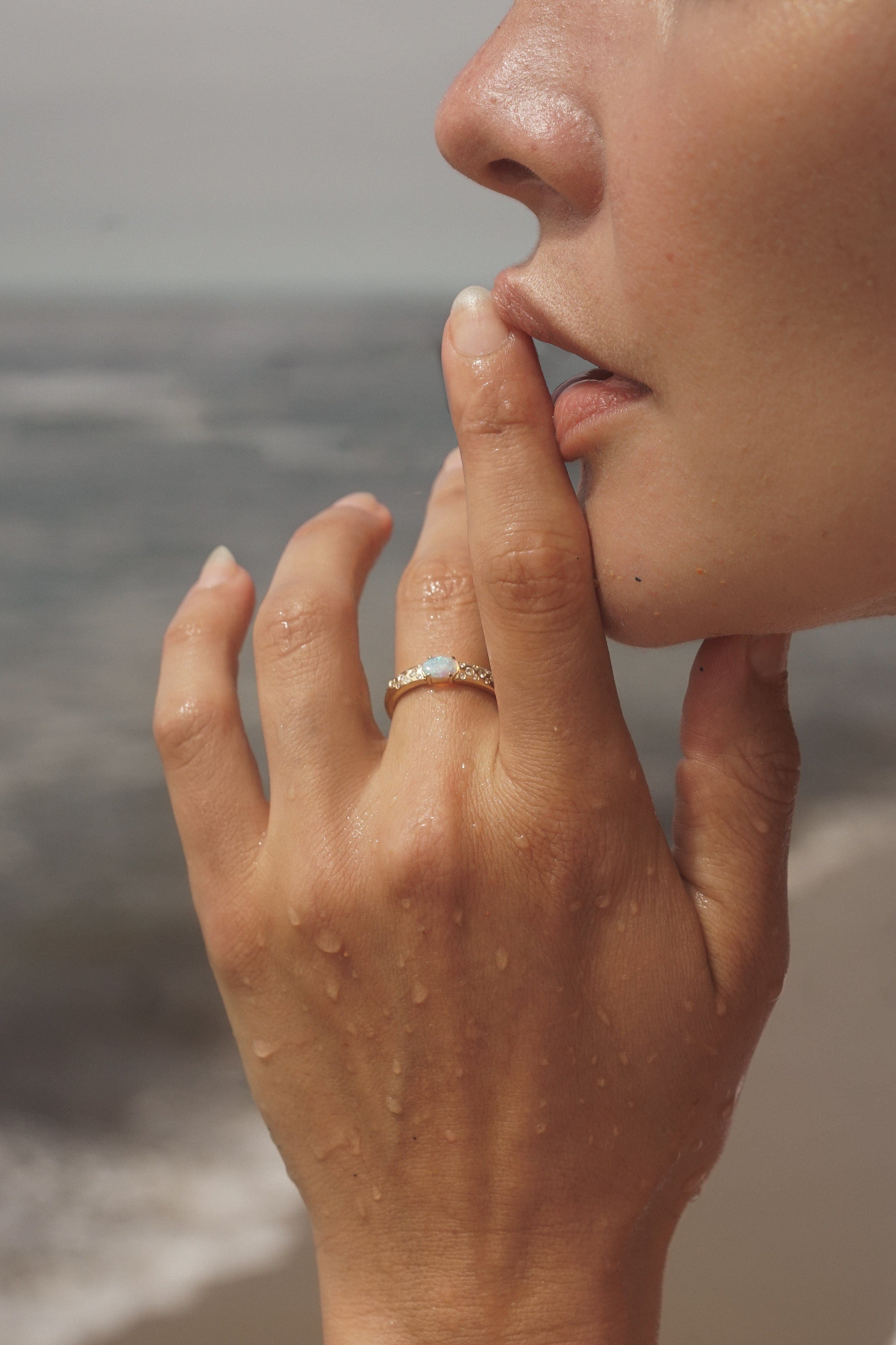 Fade to Black Jewelry RINGS Elegant Tide Ring