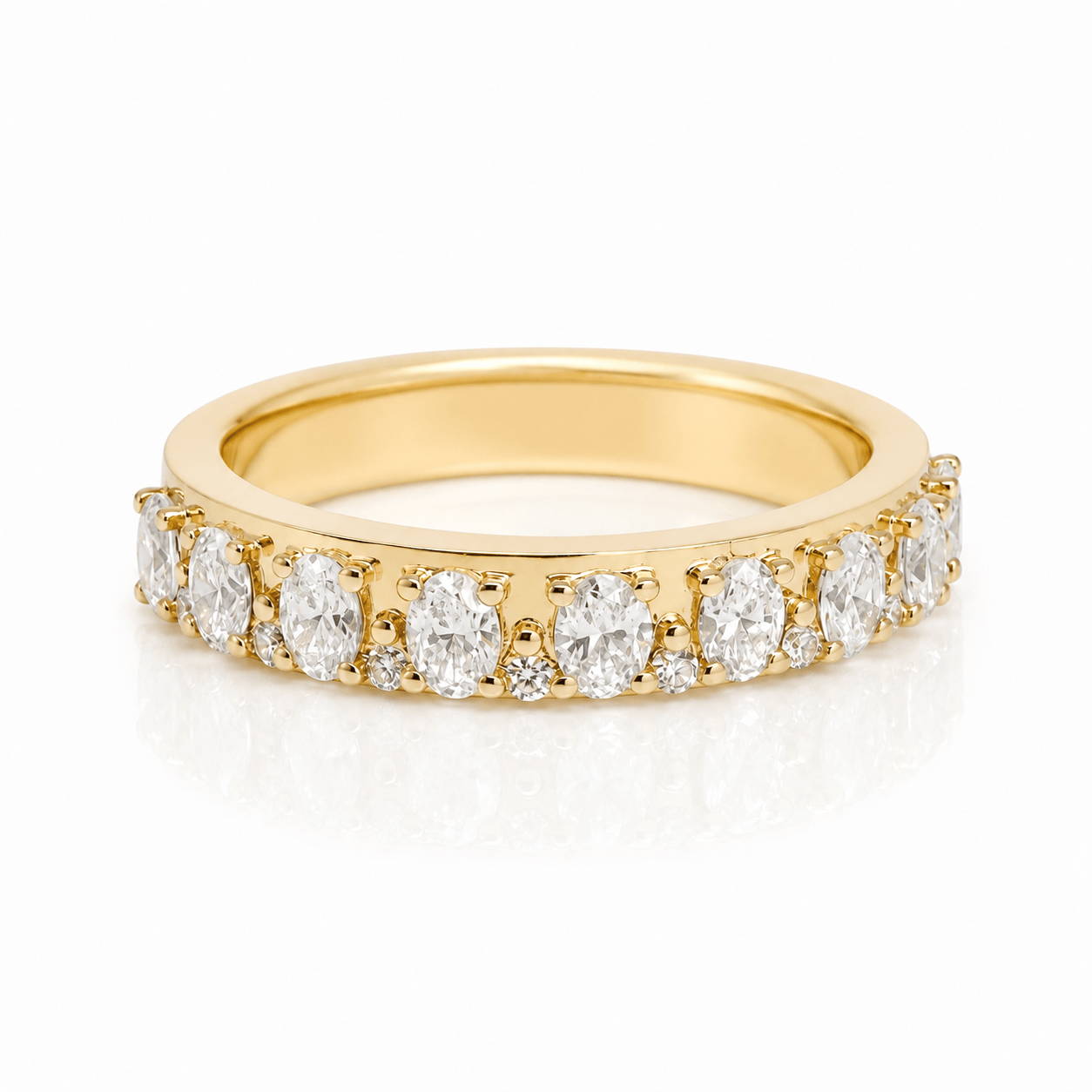 CLA RINGS Oval Diamond Edge Band