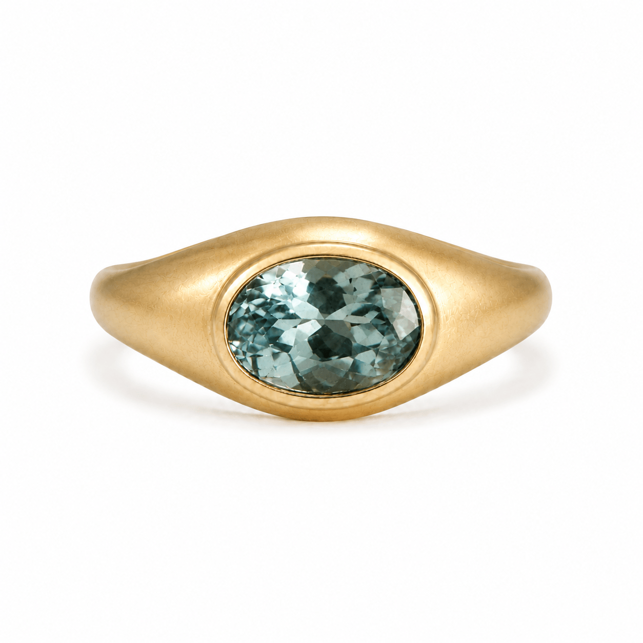 FADE TO BLACK STUDIO RINGS Relic Sapphire Ring